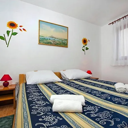 In With Parking Space Apartment Rovinj